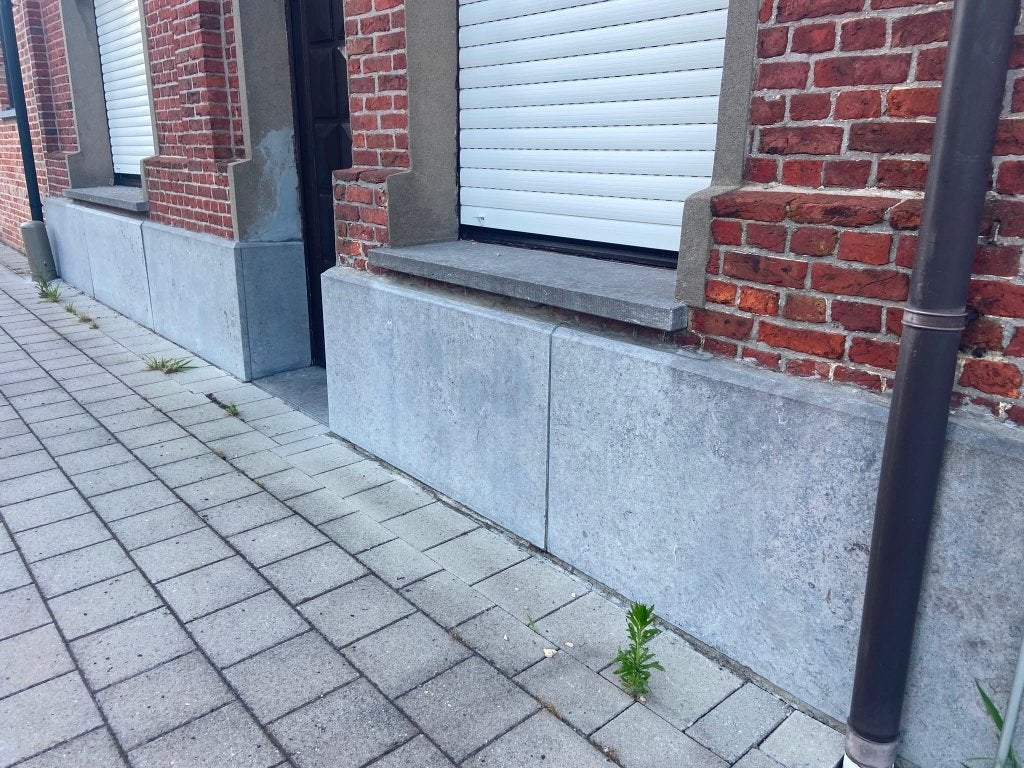 Plinthes de façade en pierre bleue belge — 11 pièces, Bricolage & Construction, 100 à 150 cm, Enlèvement, Utilisé, Plinthes