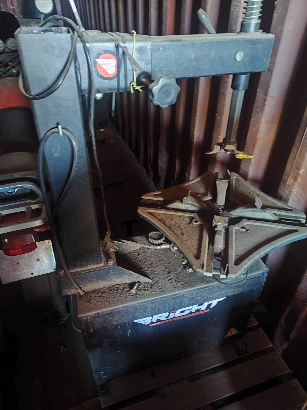machine a pneus avec équilibreuse, Enlèvement