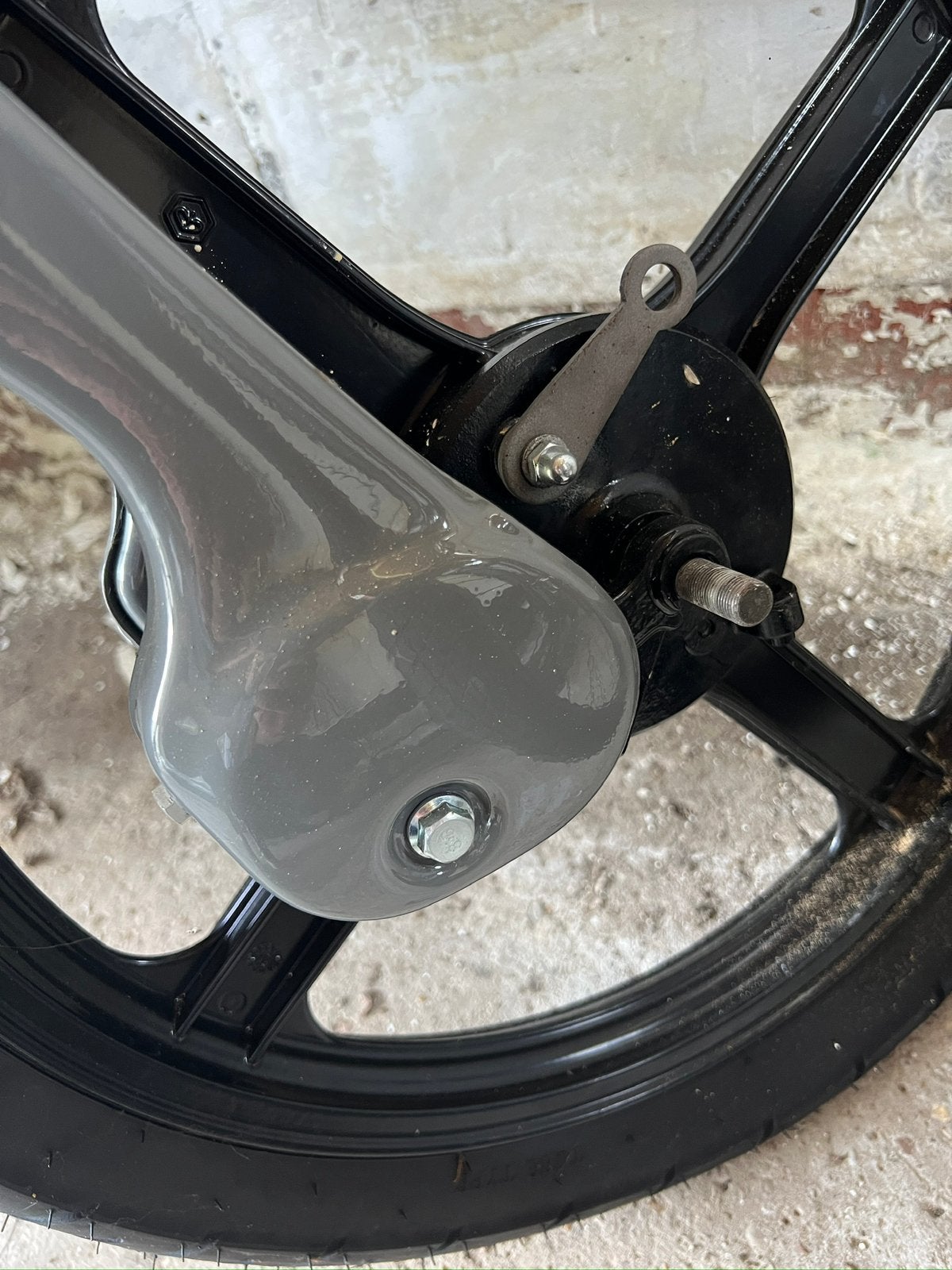 Gezocht: rem ankerplaat voor gietwiel in piaggio ciao vork, Fietsen en Brommers, Brommeronderdelen | Algemeen, Ophalen of Verzenden