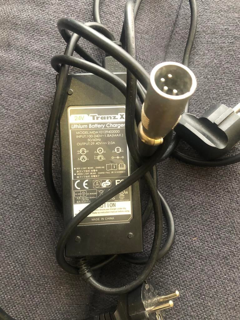 X-tracht Tranzx  Oplader  29 V en 36 V, Computers en Software, Laptop-opladers, Ophalen, Zo goed als nieuw