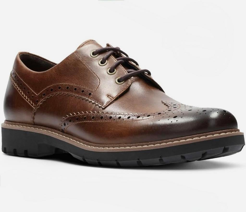 Clarks Batcombe Wing, Derbys Homme 44,5 Dark Tan Lea, Vêtements | Hommes, Chaussures, Enlèvement ou Envoi, Neuf, Chaussures à lacets