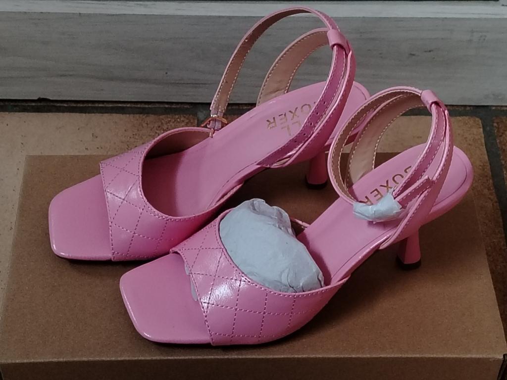 Prachtige zomersandalen - maat 36 Maar alleen voor 37, Ophalen of Verzenden