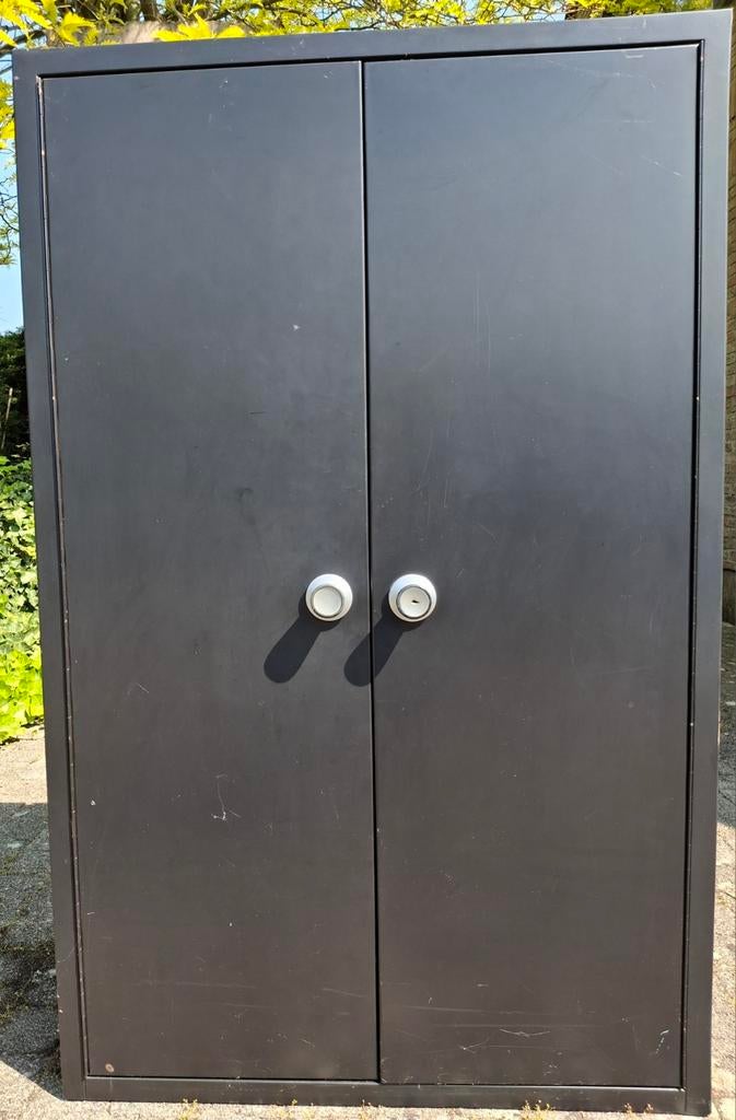 Metalen kast, Huis en Inrichting, Kasten | Roldeurkasten en Archiefkasten, Ophalen