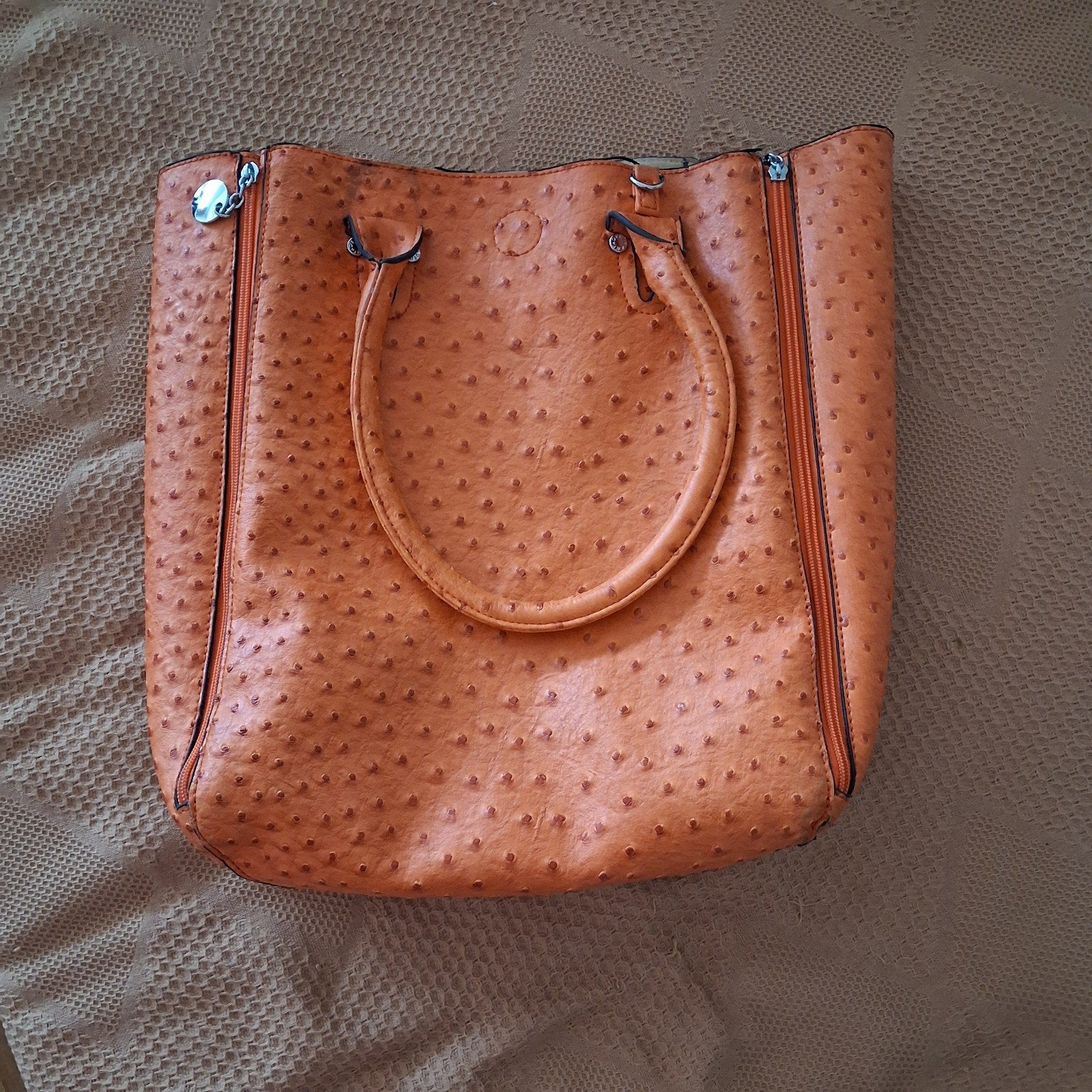 Sac cuir extensible Italie, Enlèvement