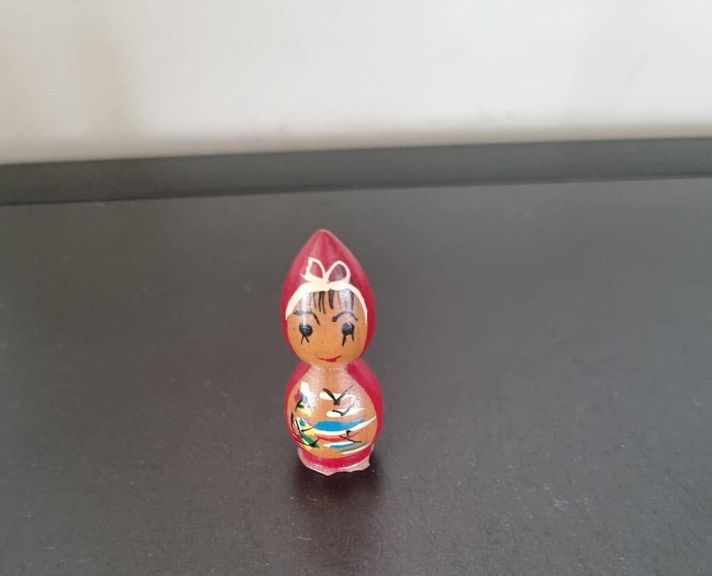 Joli donguri (glands et glands) Kokeshi, Envoi