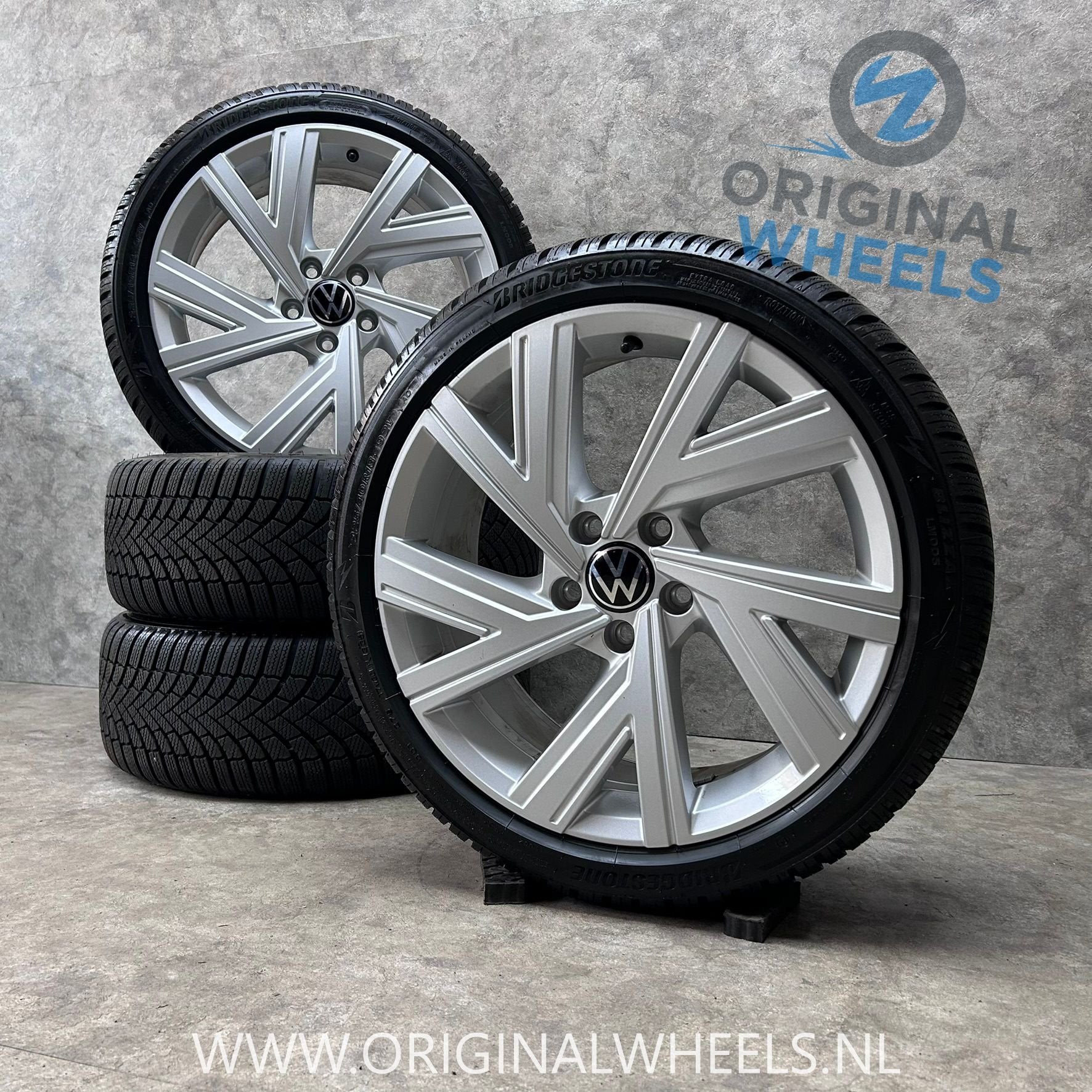 18 inch originele Bergamo velgen + winterbanden VW Golf 8, Auto-onderdelen, 18 inch, Gebruikt, -, -