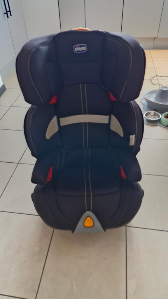 Siège auto Chicco 15-36kg base isofix très bon état, Enlèvement, Chicco, Isofix