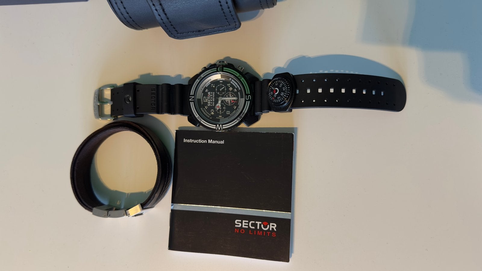 Sector horloge merk met fossil armband T.w.v 79€, Enlèvement ou Envoi, Neuf