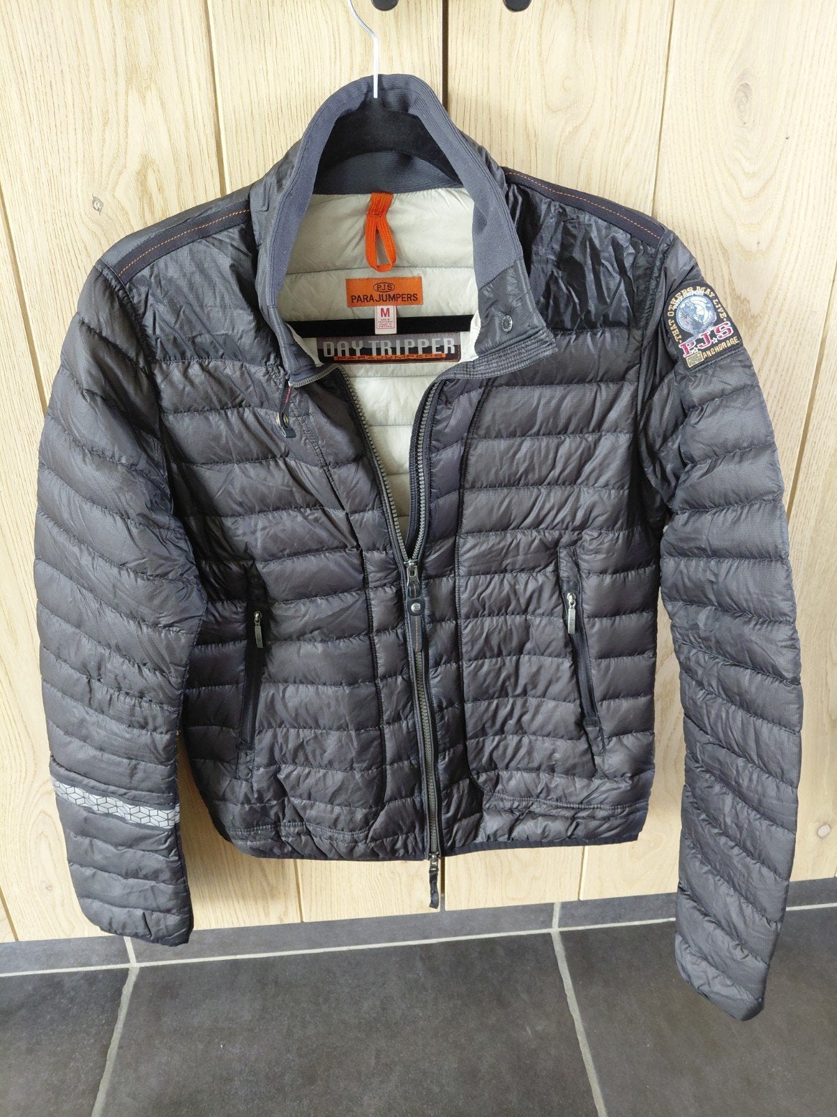 Parajumpers, Enlèvement