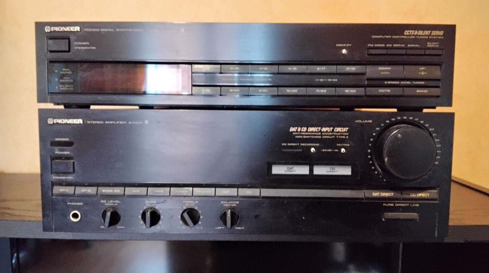 Ampli Ax440 Pionner+ Tuner + deux enceintes B&W, Enlèvement, Utilisé
