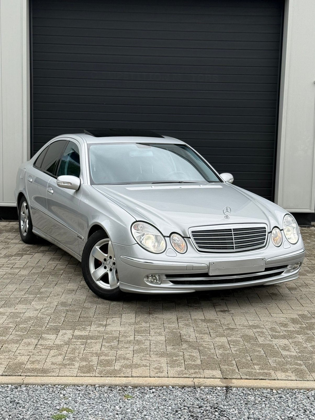 Mercedes E240 Essence Avantgarde V6, Cuir, Achat, Entreprise, Boîte manuelle