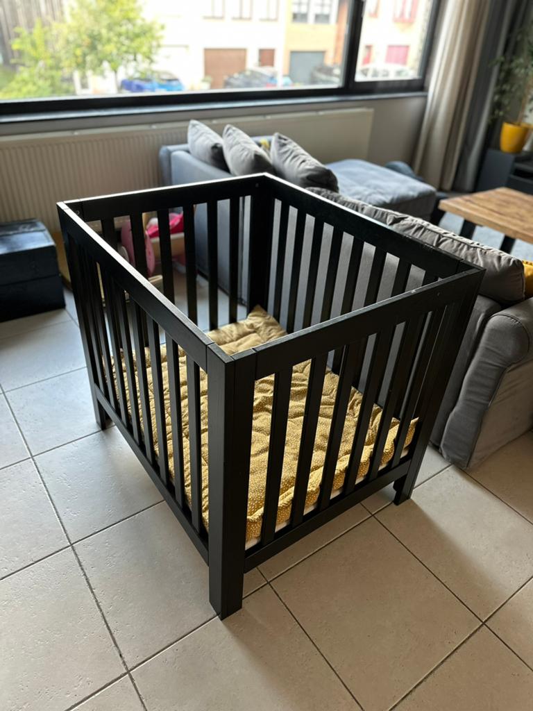 Babypark / box met matrasje en kleedje, Kinderen en Baby's, Ophalen, Zo goed als nieuw, Rechthoekig, In hoogte verstelbaar