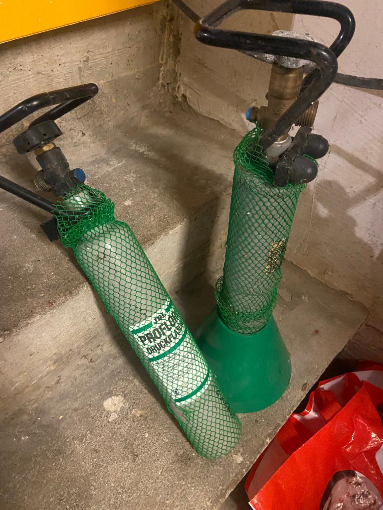Co2-fles met magneetventiel, Dieren en Toebehoren, Ophalen, Gebruikt