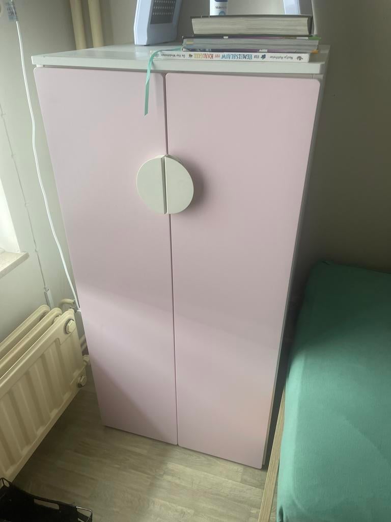 2 Roze kleerkasten, Ophalen, Zo goed als nieuw