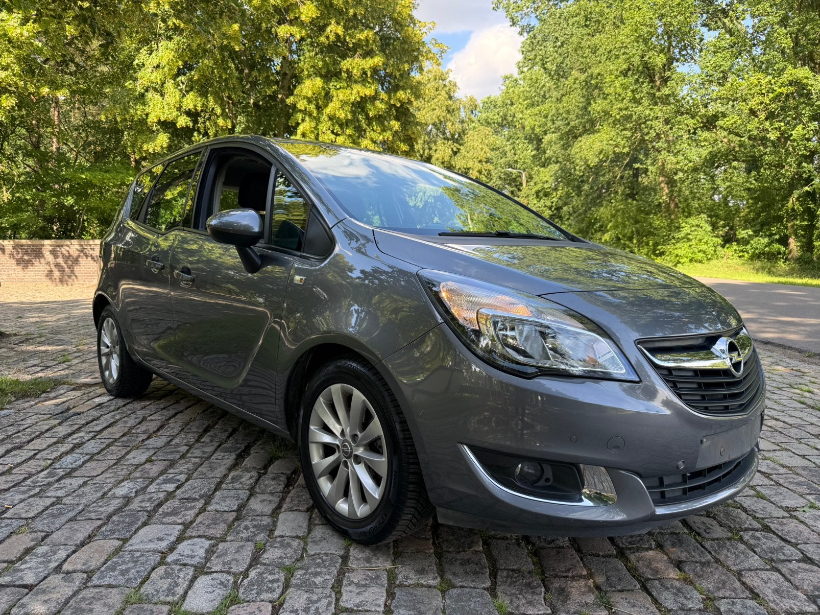 Opel Meriva benzine 1ste eigenaar !!! LEZ OK MET AIRCO, Argent ou Gris, Achat, Boîte manuelle, Noir