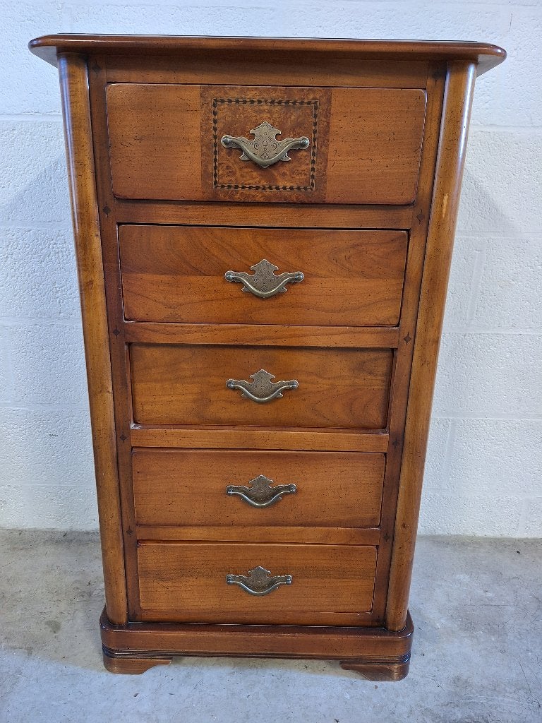 stevige chiffonier met kersen, Ophalen