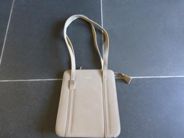 beige handtas / schoudertas van CAROO, Handtassen en Accessoires, Ophalen of Verzenden, Zo goed als nieuw, Beige, Handtas