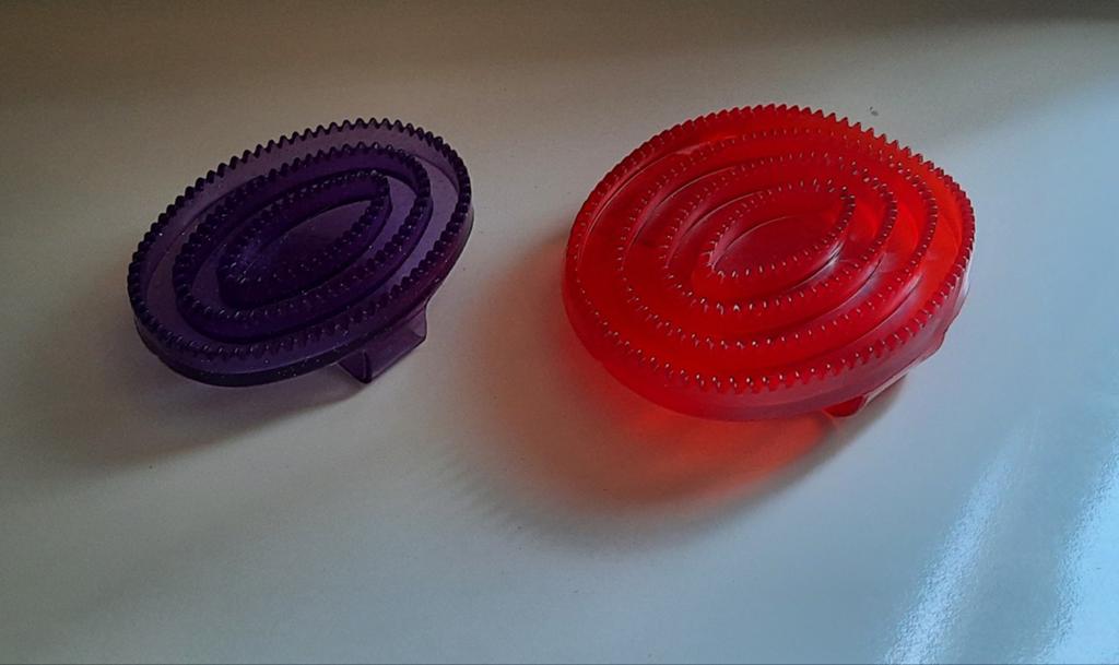 NIEUWE rubberen roskam/massage borstels, Dieren en Toebehoren, Ophalen of Verzenden, Nieuw