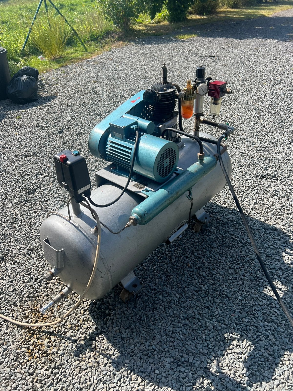Compresseur d'air 125 l avec accessoires, Bricolage & Construction, Enlèvement, Utilisé