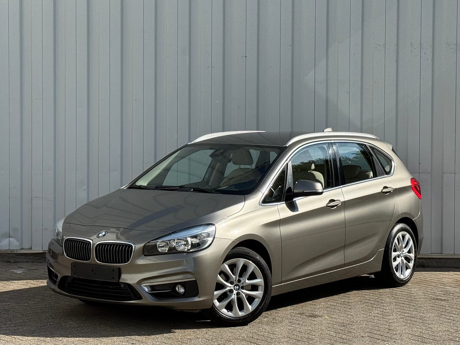 - BMW 218i Active Tourer - 1.5 Essence - 145 000km - Clima -, Achat, Entreprise, Boîte manuelle, 5 places