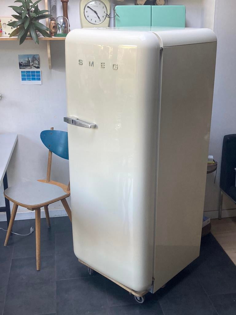 SMEG koelkast, Electroménager, Réfrigérateurs & Frigos, Utilisé, Avec compartiment congélateur, 200 litres ou plus, Enlèvement