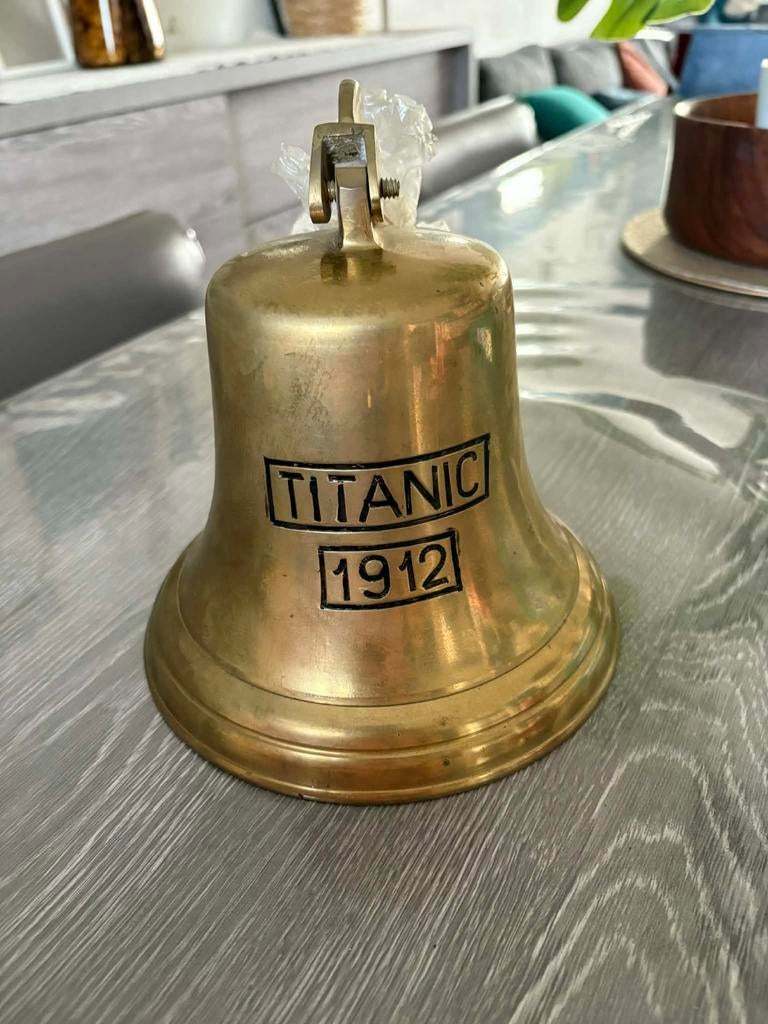 Cloche en laiton titanic 1912, Ophalen