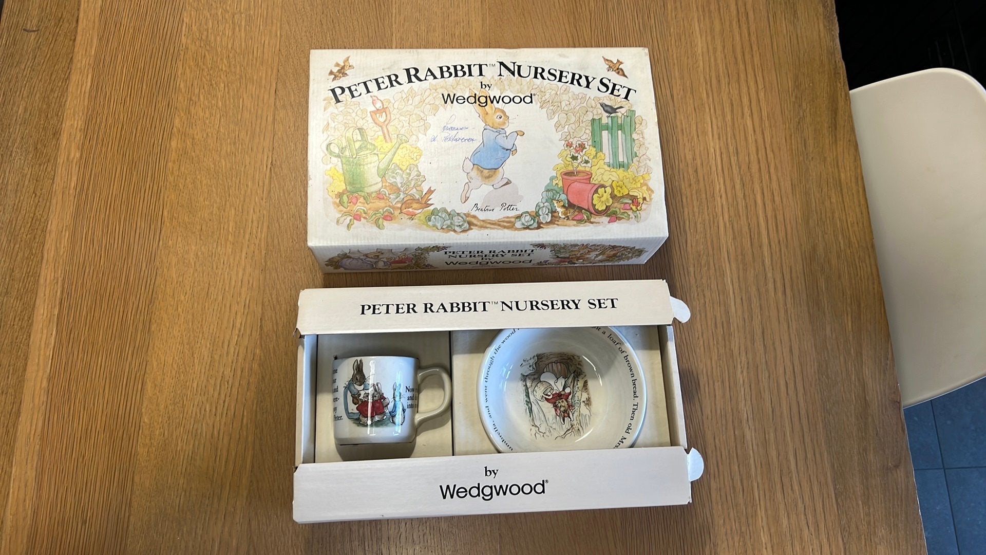 Peter Rabbit-nursery set, by wedgwood, Ophalen