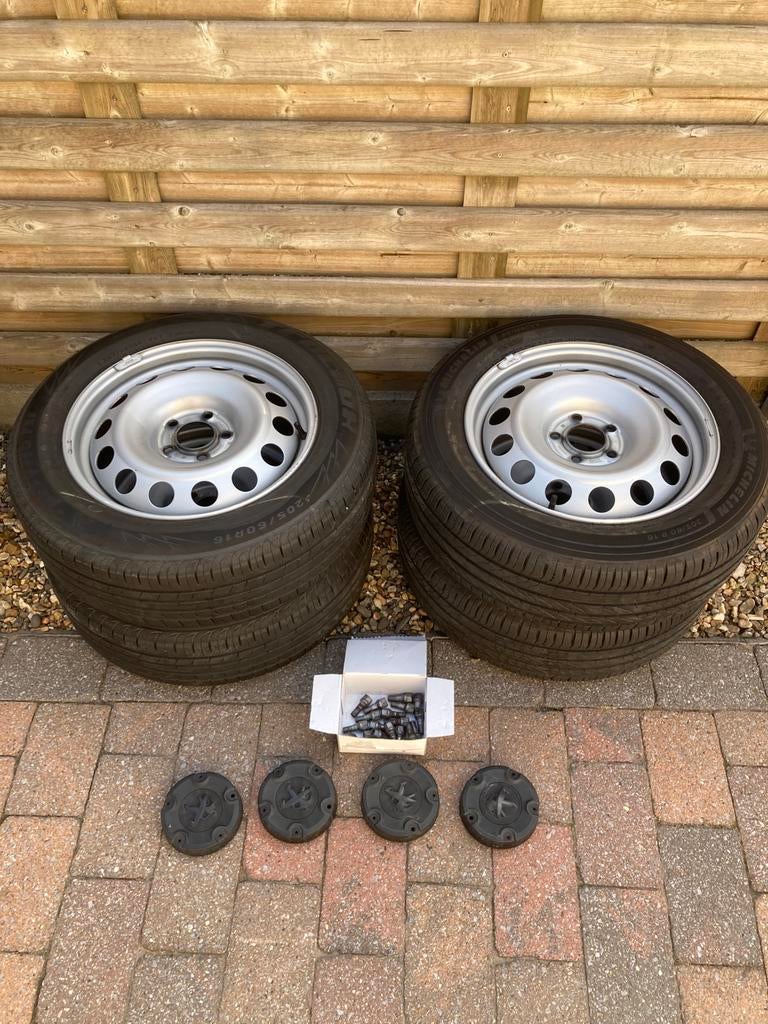 Velgen en banden peugeot en citroen., Auto-onderdelen, Ophalen, 16 inch, 205 mm, Band(en)