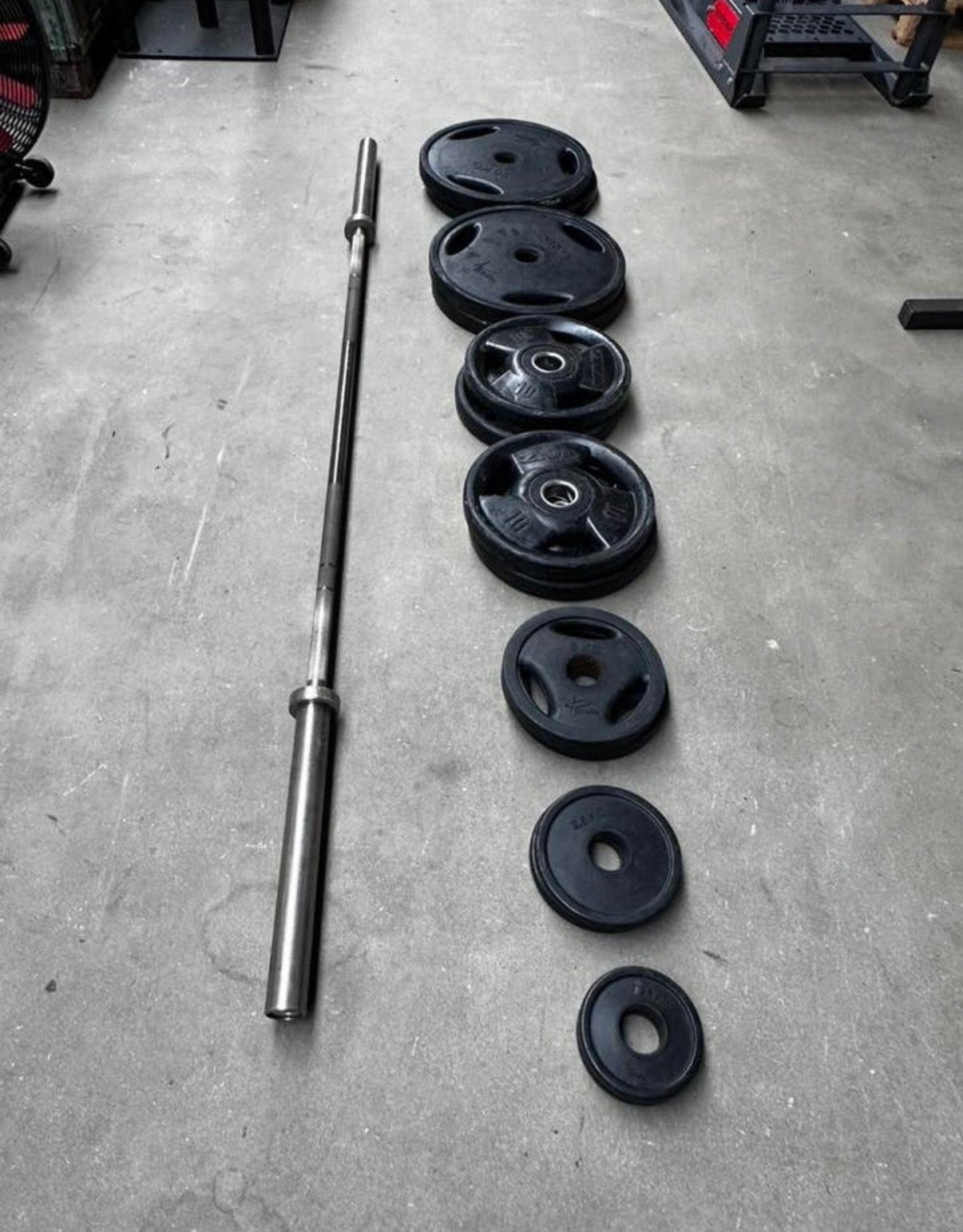 137,5 kg Olympische Gewichten + Olympische Barbell, Ophalen, Gebruikt, Halterschijven