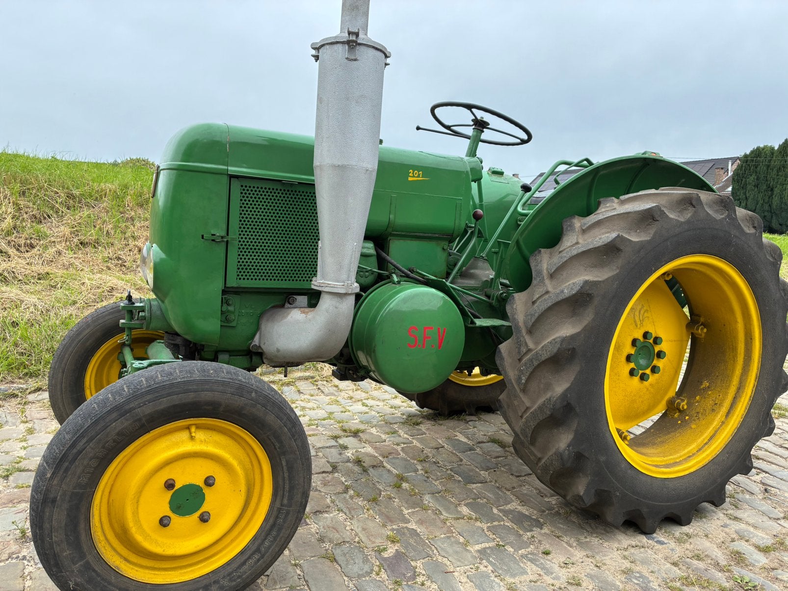Vierzon 201 boule chaude, Articles professionnels, Agriculture | Tracteurs, Enlèvement