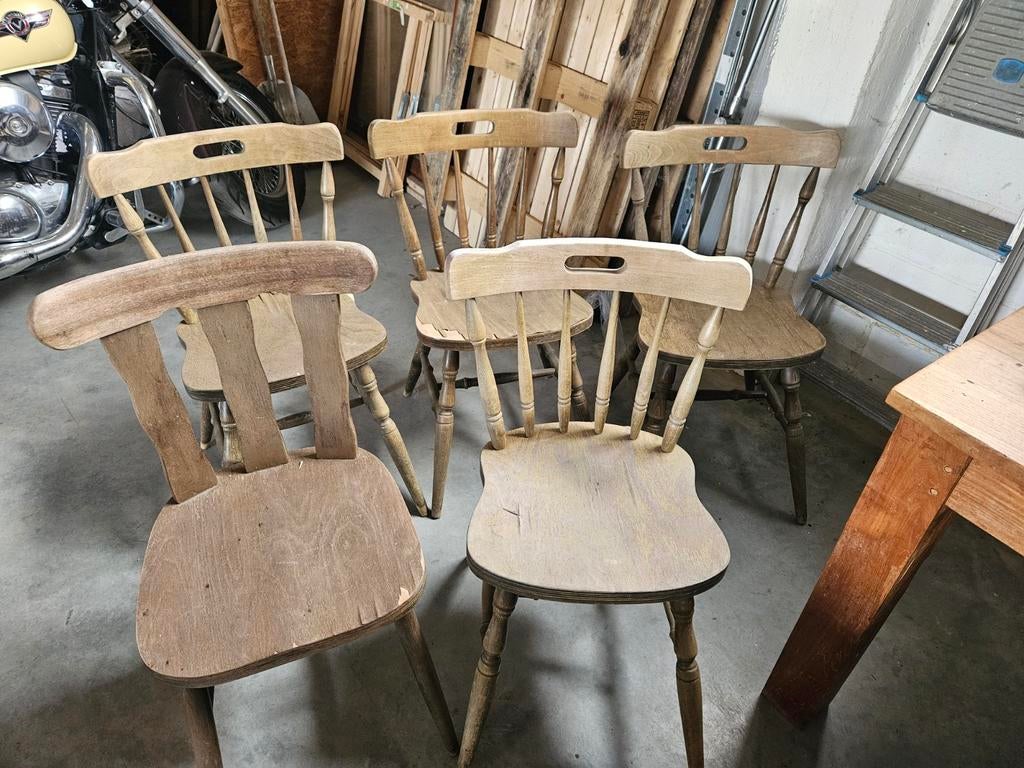 GRATIS - opknap café stoeltjes, Huis en Inrichting, Ophalen