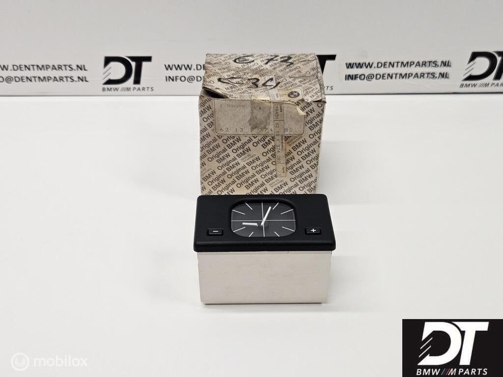 Klokje BMW E34 E32 62131374282, Autos : Pièces & Accessoires, Tableau de bord & Interrupteurs, BMW, Neuf, Enlèvement ou Envoi