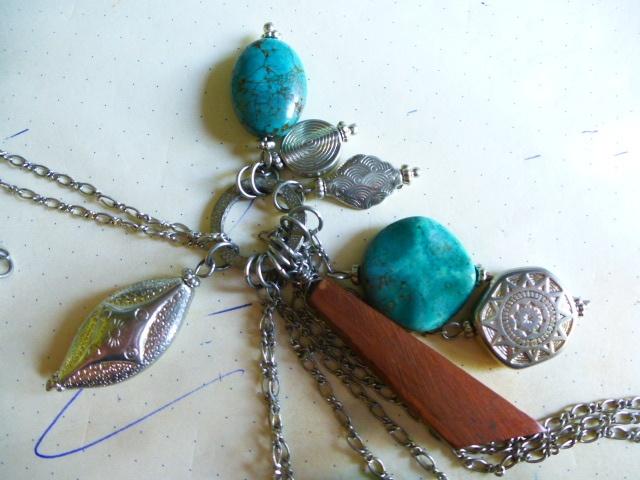 BIJOUX DE FANTAISIE, Bijoux, Sacs & Beauté, Colliers, Enlèvement, Utilisé, Autres couleurs, Autres matériaux