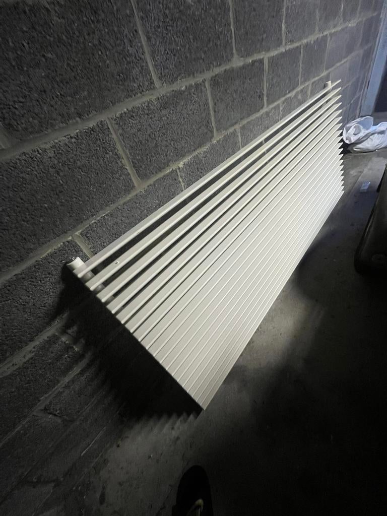 Verticaal radiator, Ophalen, Zo goed als nieuw, Radiator