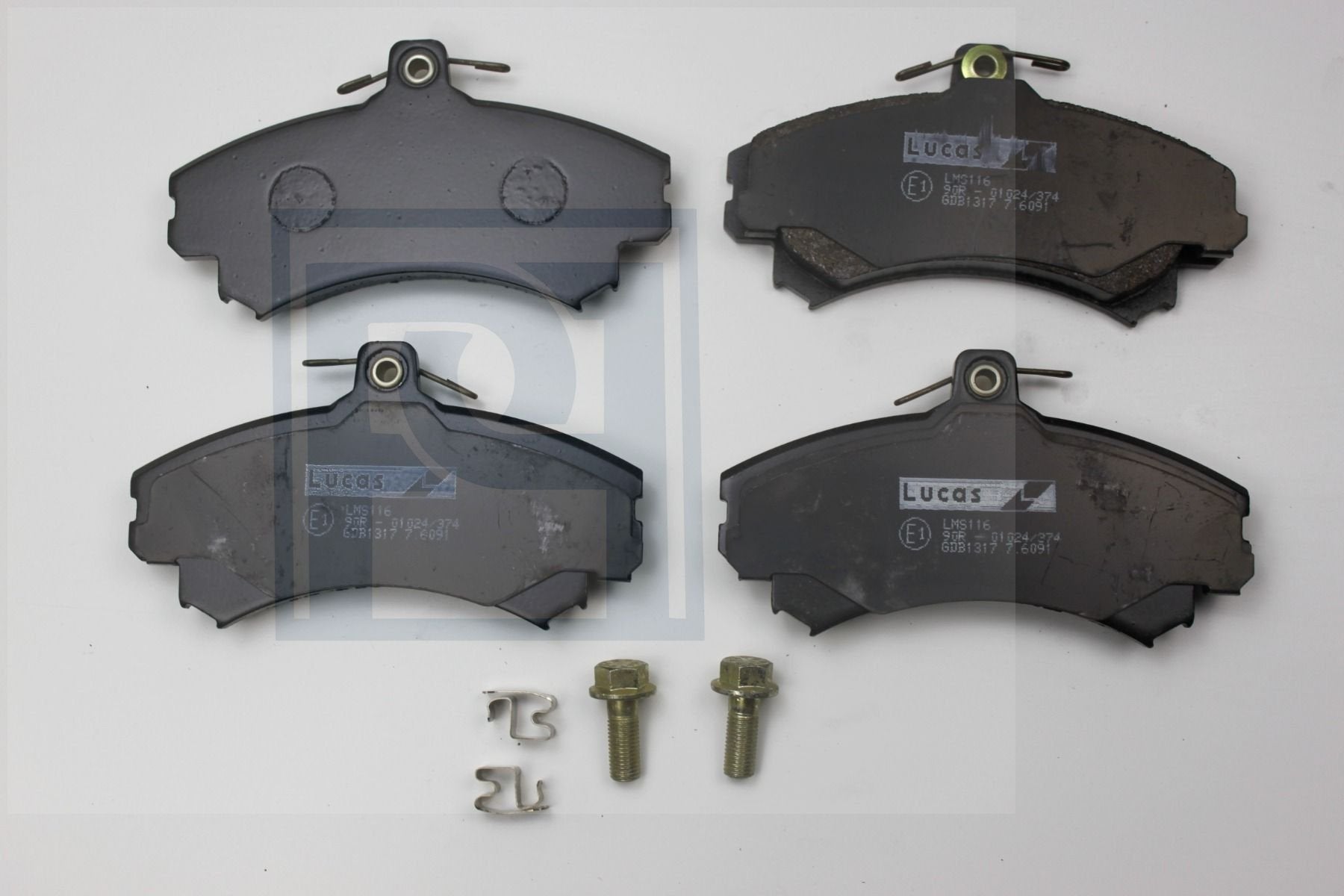 Volvo Lucas Premium Brake Pad Set for Volvo S40/V40 - NOS, G, Enlèvement ou Envoi, Neuf