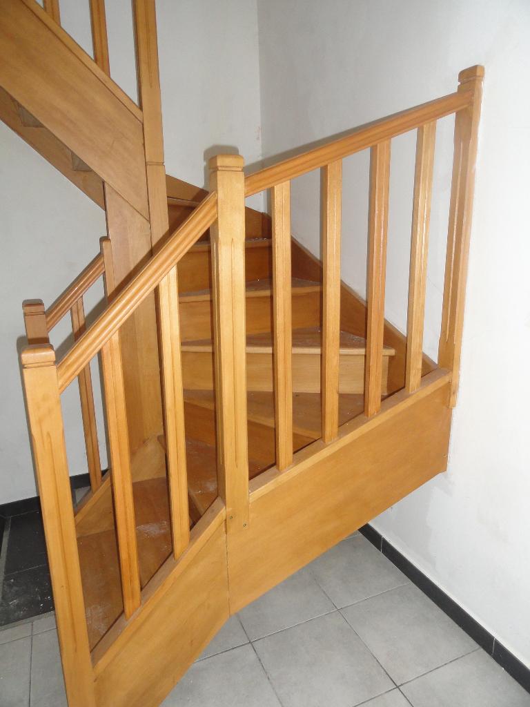 Escalier bois hêtre massif, Bricolage & Construction, Enlèvement, Comme neuf, Escalier, 2 à 4 mètres