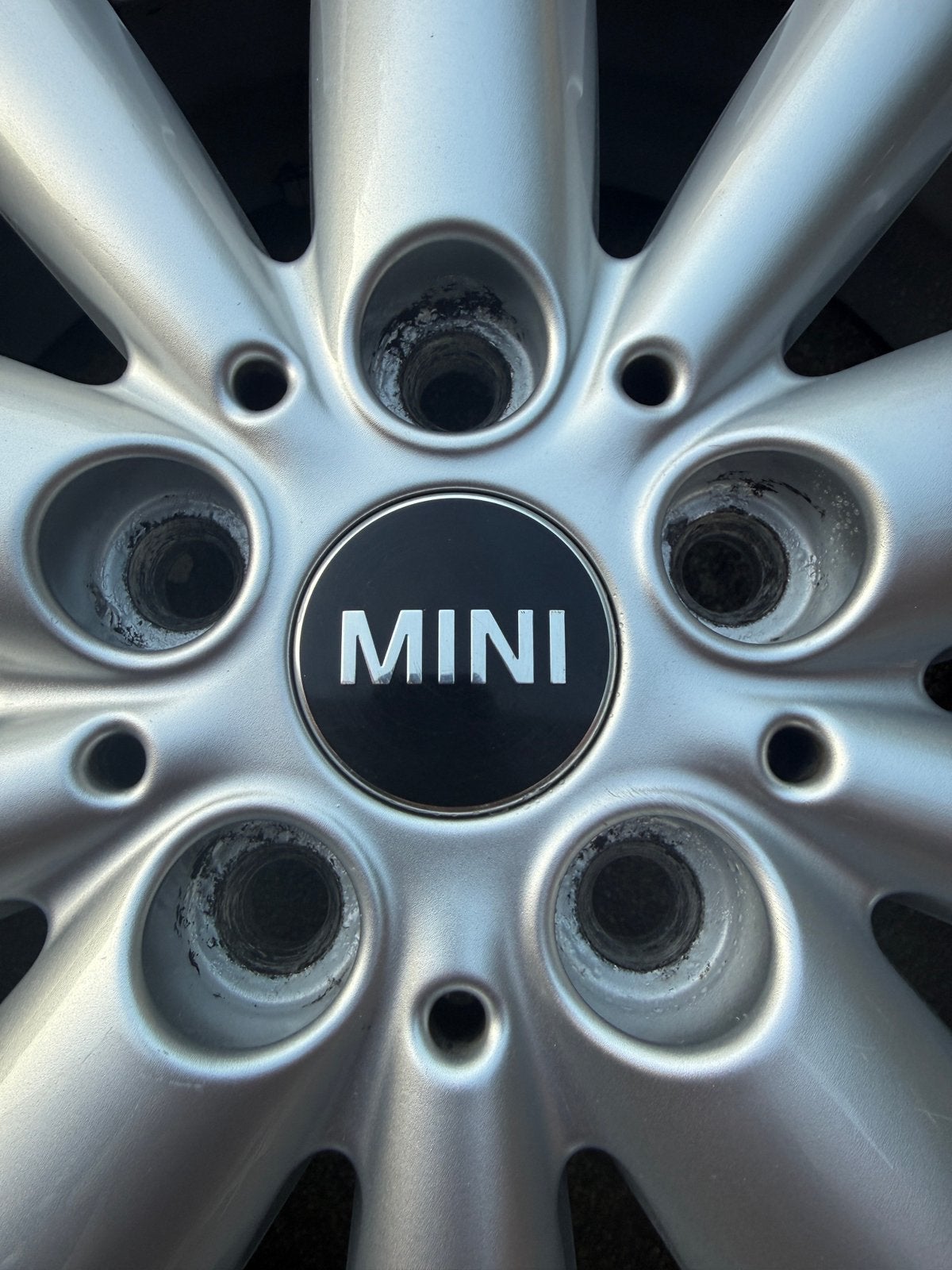 Jantes MINI 16 pouces avec 4 pneus hiver – 175/60 R16, Autos : Pièces & Accessoires, Pneus hiver, 16 pouces, Pneu(s), Enlèvement