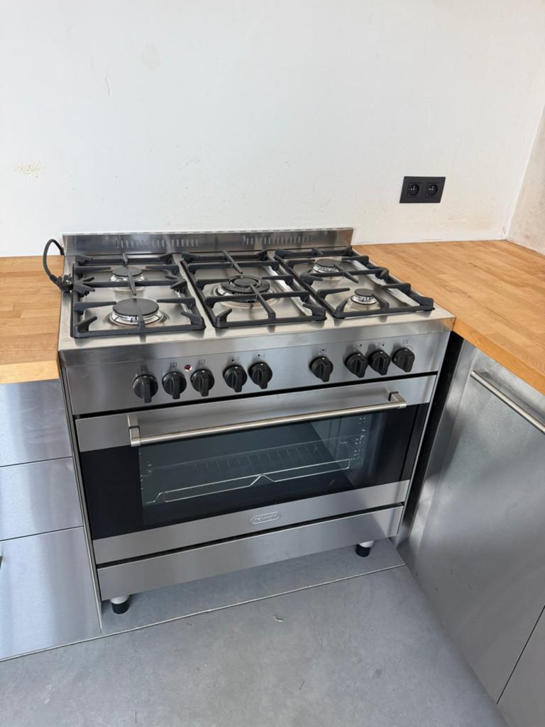 Gasvuur met oven 5 pits, Ophalen, Zo goed als nieuw