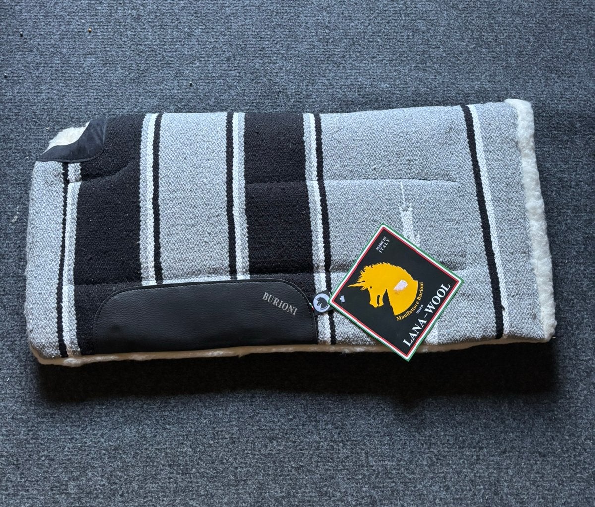 Westernzadelpad nieuw zwart grijs, Enlèvement, Comme neuf, Gris