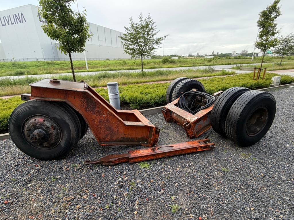 Geremd Arcomet wielenstel met uitschuifbare dissel T-kranen, Ophalen, Gebruikt