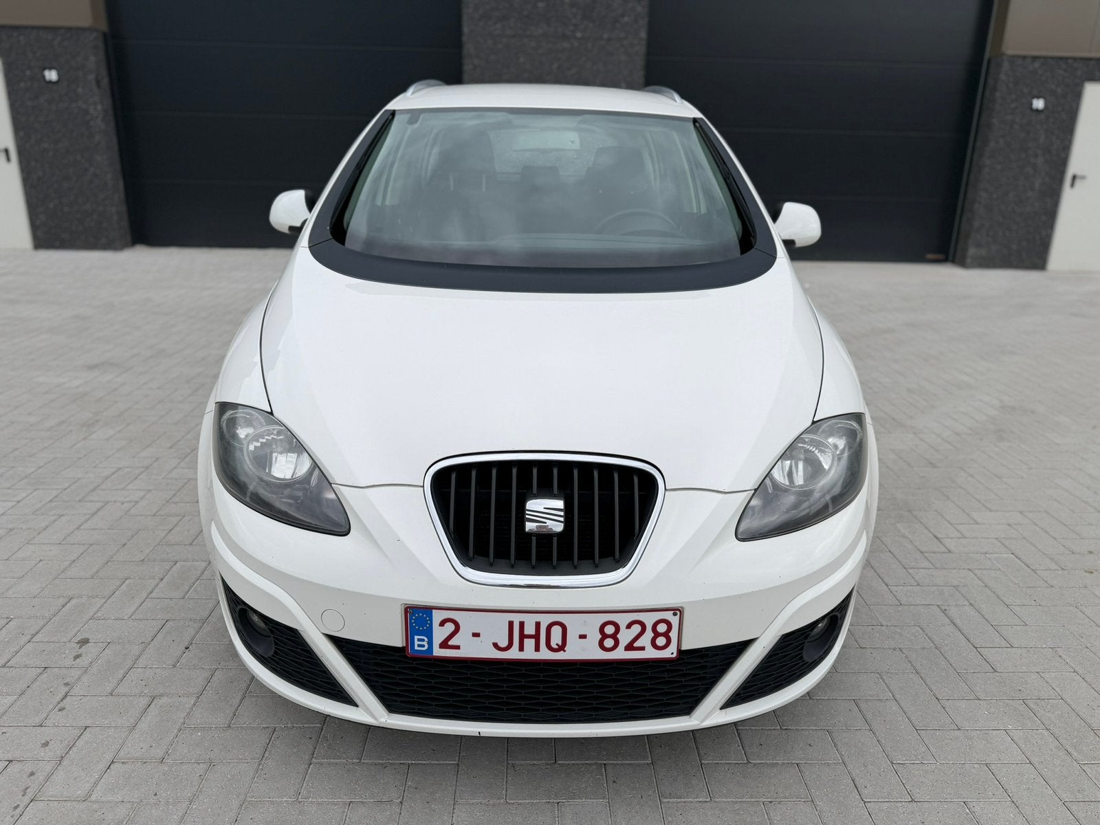 Seat Altea XL 1.6 Tdi Automaat!! 2011 euro 5, Auto's, Euro 5, Zwart, 4 cilinders, Altea XL