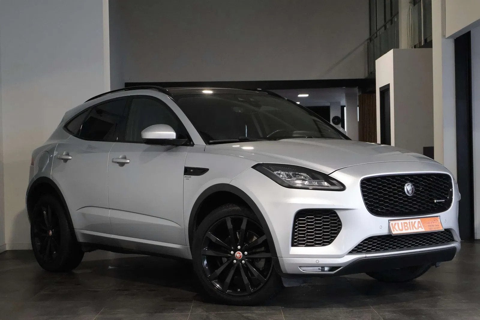 Jaguar E-Pace E-Pace 2.0 D AWD R-Dynamic BTW* Pano ACC Navi, Auto diversen, Automaat, Diesel, SUV of Terreinwagen, 1999 cc