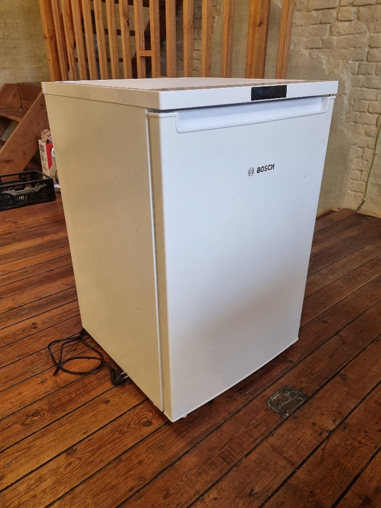 Koelkast - Bosch tafelmodel, Elektronische apparatuur, Zonder vriesvak, 75 tot 100 liter, Zo goed als nieuw, 45 tot 60 cm