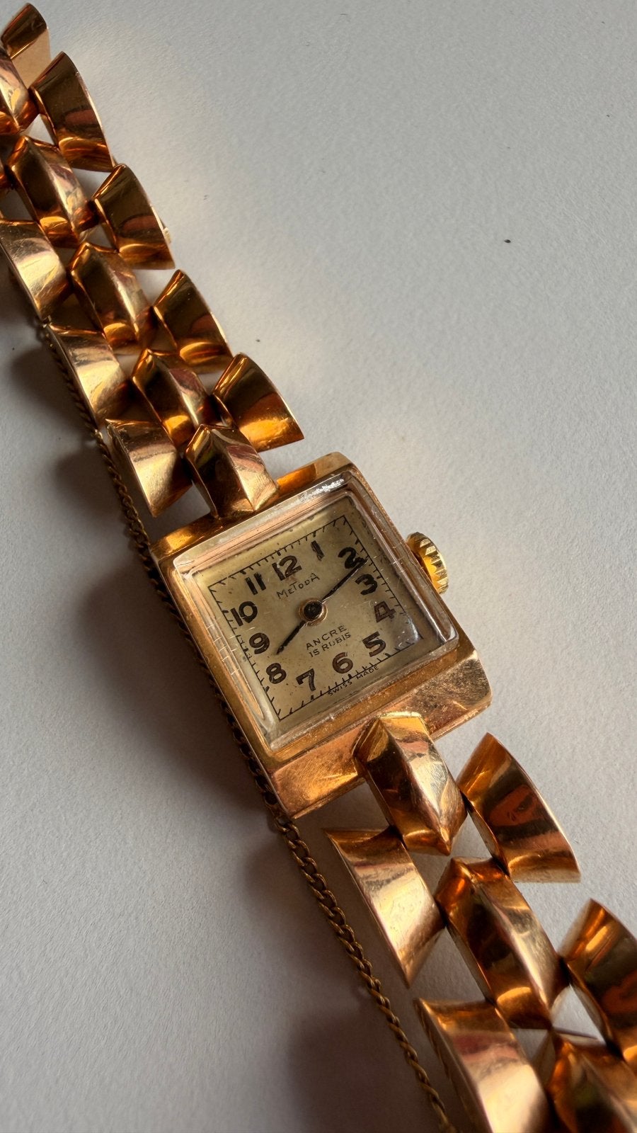 Vintage Metora dameshorloge 18K goud 15 rubis, Handtassen en Accessoires, Ophalen of Verzenden, Zo goed als nieuw, Goud, Polshorloge