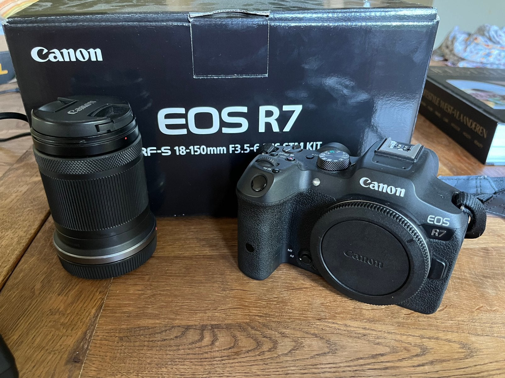 Canon EOS R7 + objectief 18-150mm, Audio, Tv en Foto, Fotocamera's Digitaal, Ophalen of Verzenden, Zo goed als nieuw, Canon