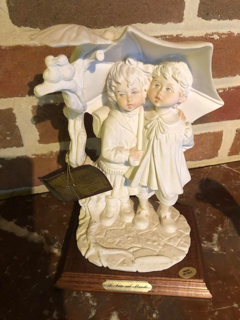 2 porcelenen beeltjes, Enlèvement ou Envoi