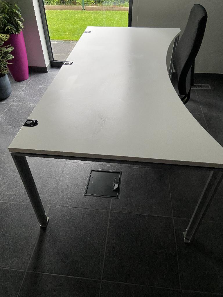 bureau, Huis en Inrichting, Bureaus, Ophalen, Gebruikt, Metaal, 100 cm