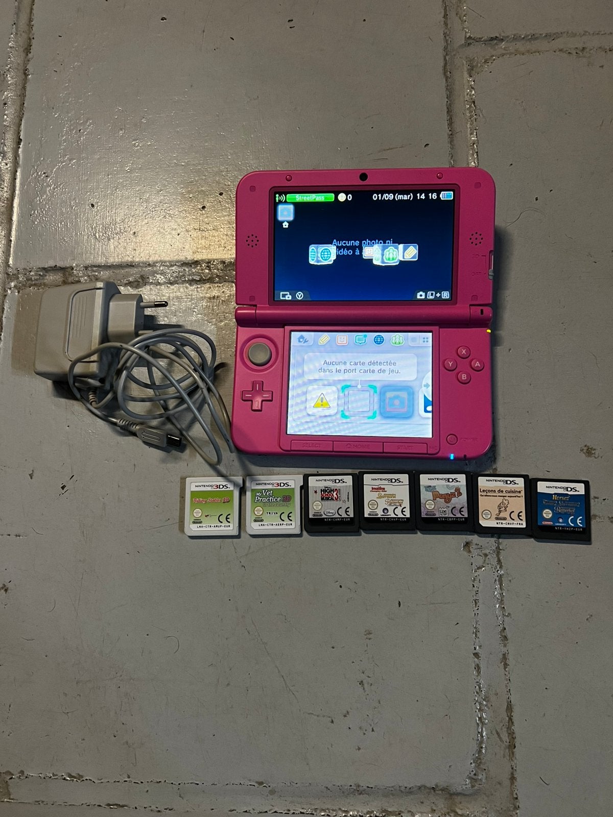 Nintendo 3DS XL + jeux + chargeur, Ophalen of Verzenden, Zo goed als nieuw