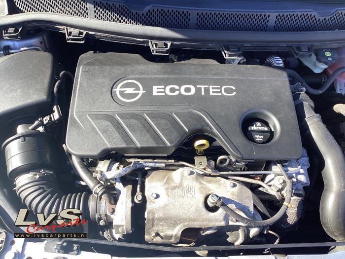 Motor van een Opel Astra, Gebruikt, -, -, Opel
