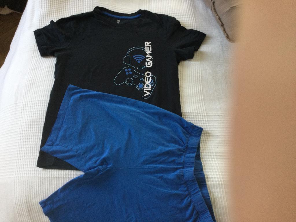 Pyjama  korte mouw en  korte broek14 y, Ophalen of Verzenden, Zo goed als nieuw, Jongen, Nacht- of Onderkleding